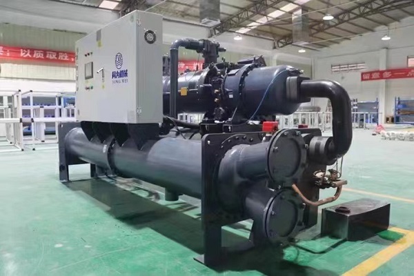 Chiller de frequência variável vs. Chiller de frequência fixa: qual é mais adequado para o seu processo?